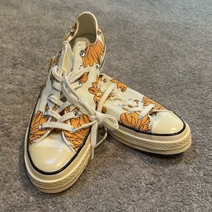 Never Worn Floral Platform Converse